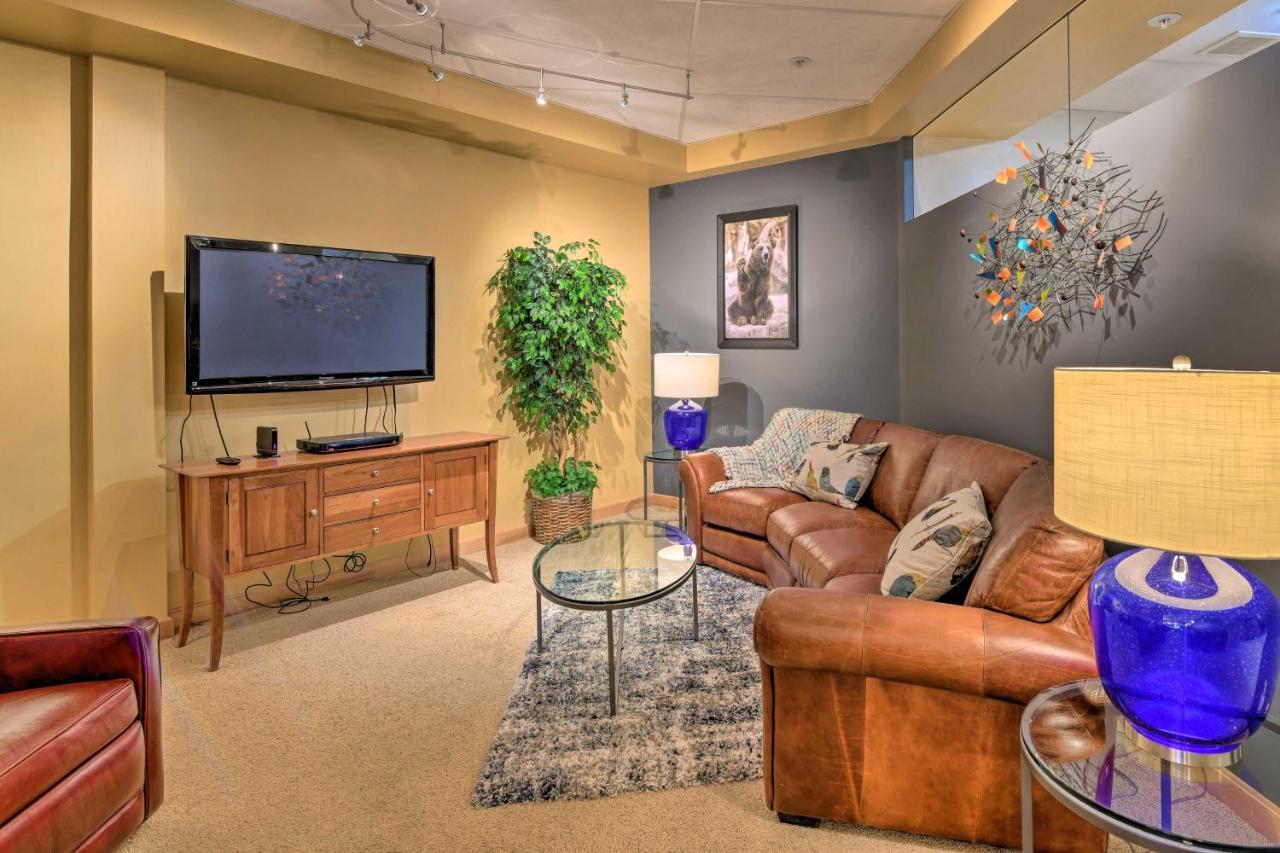 Idyllic Dtwn Anchorage Condo With Fireplace! Kültér fotó