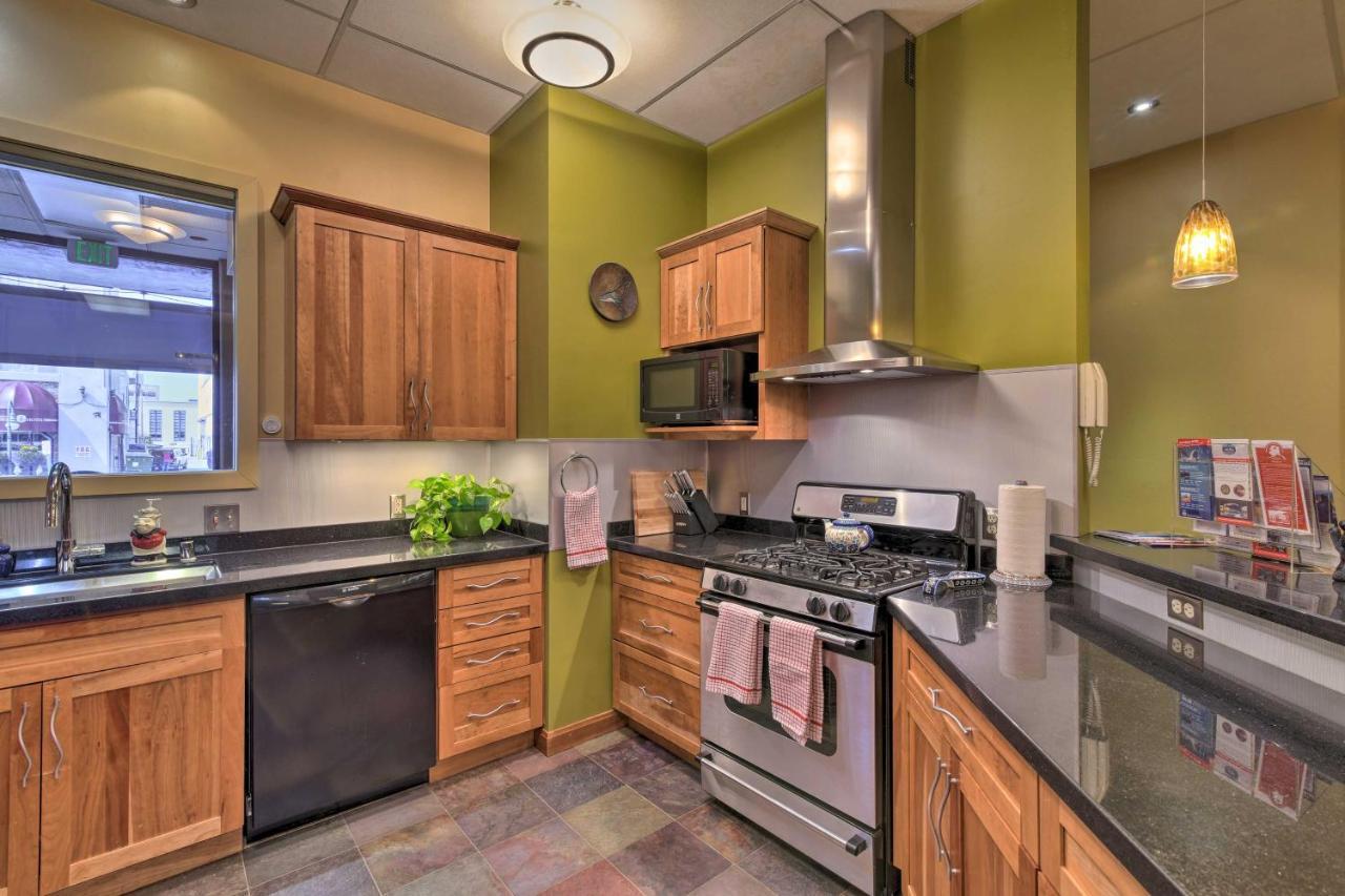 Idyllic Dtwn Anchorage Condo With Fireplace! Kültér fotó