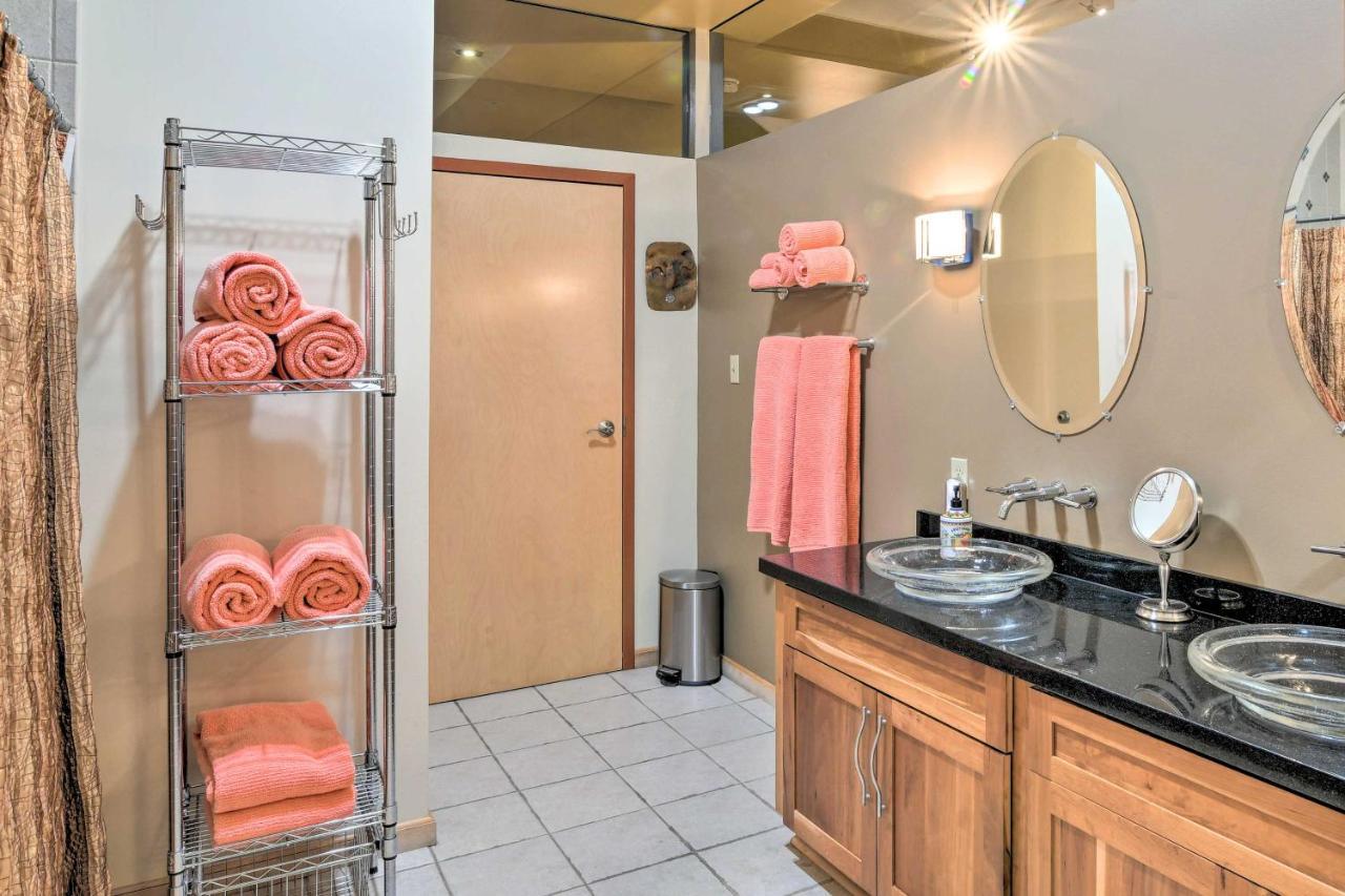 Idyllic Dtwn Anchorage Condo With Fireplace! Kültér fotó